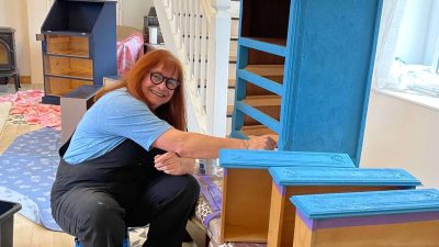 Meuble bleu stage créatif de peinture sur meuble