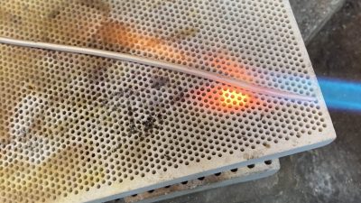 Chauffe de l'argent pendant le stage en bijouterie à Montpellier