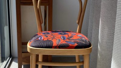 Chaise rénovée stage restauration d'une chaise à Toulouse