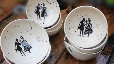 Assiettes pendant l'atelier et stage en céramique et poterie à Fécamp