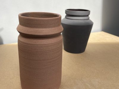 Formation et Cours Tournage en Céramique à Lille avec une céramiste