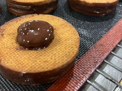 Entremets au cours de la formation pâtissier à Paris
