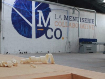 Menuiserie collaborative dans laquelle se passe la formation ébéniste à Montpellier avec un formateur
