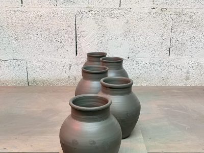 Poteries pendant les cours du soir en Céramique et poterie à Biarritz - Formation