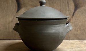 Pot pendant les cours du soir en Céramique et poterie à Biarritz - Formation vers Bayonne et Anglet