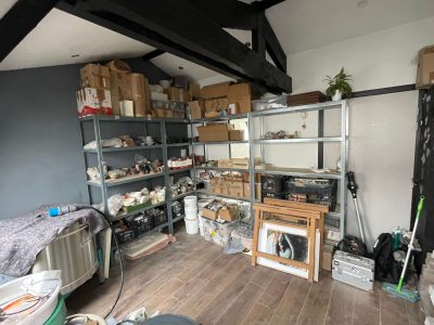 Atelier de céramiste pendant la formation en céramique à Lille