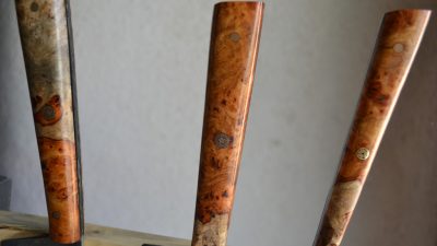 Manches de couteaux faits pendant le stage de forgeron