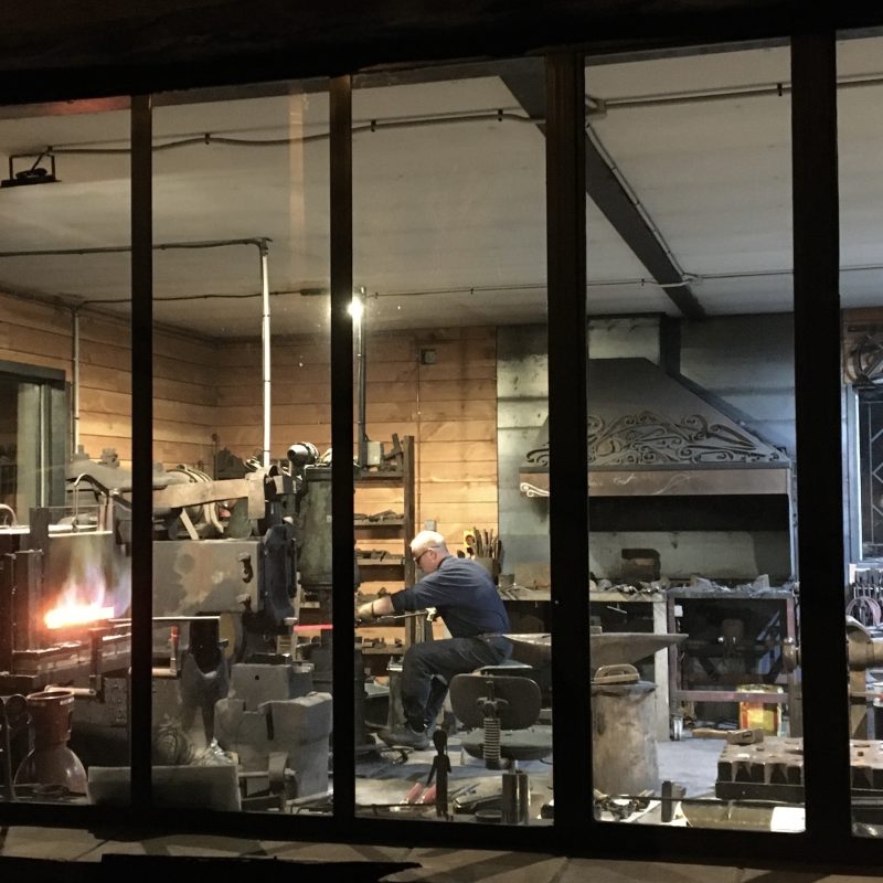 L'atelier de Josselin Mehat, forgeron dans le Tarn