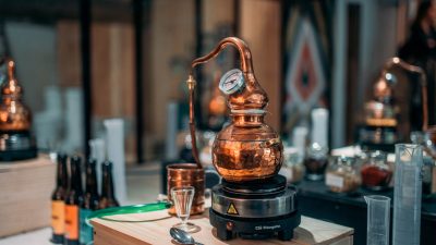 Distillation pendant l'atelier de whisky