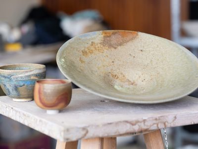 Réalisation d'une pièces en céramique par Lydie MOREL, céramiste qui propose une formation poterie à Fronton entre Montauban et Toulouse