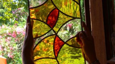 Vitraux couleurs jaune stage de vitrail au plomb dans le Gers