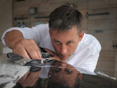 Artisan tailleur de pierre David Léger qui propose une formation et un stage