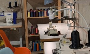 Poste atelier formation couture - Retouches simples à Montpellier