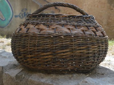 Panier rond écorce formation à la vannerie d'osier en région PACA