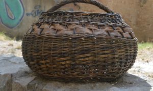 Panier rond écorce formation à la vannerie d'osier en région PACA