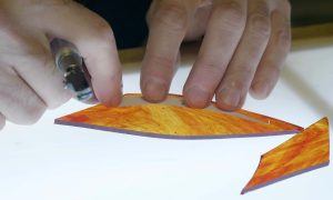 Découpe pendant la formation vitrail œil de bœuf / oculus