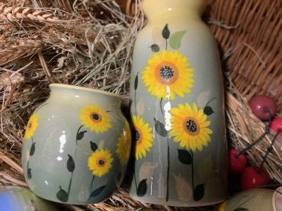 Céramique avec des tournesols formation tournage en céramique en Dordogne
