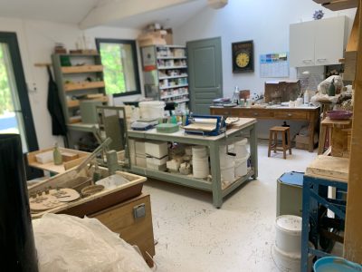 Atelier formation tournage en céramique en Dordogne