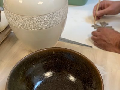 Pièce de vaisselle formation tournage en céramique en Dordogne