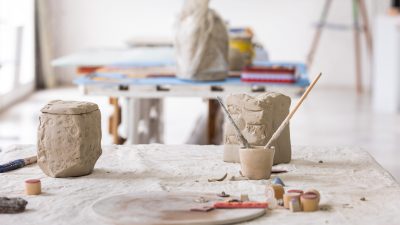 Atelier pendant le stage de céramique et poterie Raku vers Tarbes