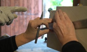 Mesure pendant la formation tailleur et sculpteur de pierre en Aveyron