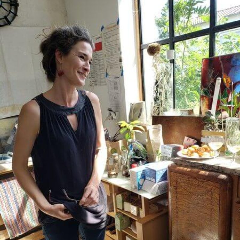 Stage Vitrail - Sklaerenn IMBEAUD vitrailliste dans son atelier