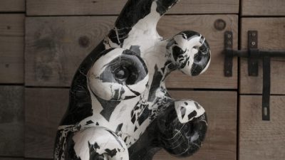 Sculpture en marbre Grand Antique de David Léger, sculpteur et tailleur de pierre, qui propose un stage