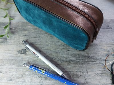 Trousse pendant la formation maroquinier entre Nantes et Angers