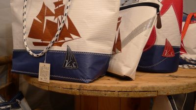 Sacs en voile de bateaux pendant le stage avec Michaël