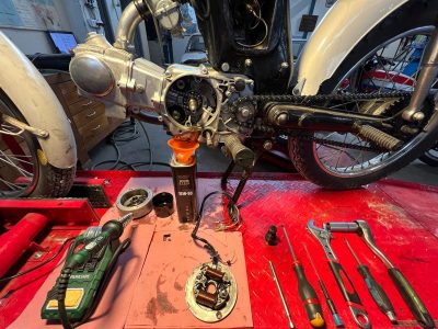 Formation à la mécanique moto vidange d'une moto entre Aix-en-Provence et Avignon - CAP Maintenance de véhicules - Option C motocycles