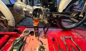 Formation à la mécanique moto vidange d'une moto entre Aix-en-Provence et Avignon - CAP Maintenance de véhicules - Option C motocycles
