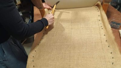 Dépose assise stage réaliser votre fauteuil Voltaire