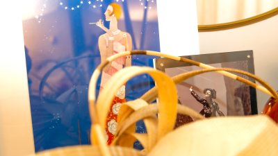 Détails décoratifs pendant le stage de modiste et styliste en Bretagne