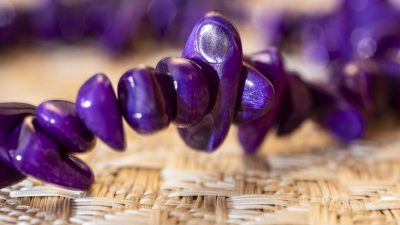 Détails décoratifs pendant le stage de modiste et styliste en Bretagne