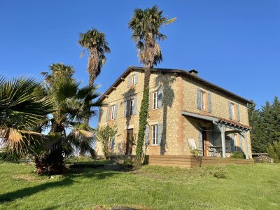 Atelier de céramiste pendant la formation céramique dans le Gers