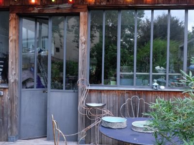 Extérieur de l'atelier de céramiste pendant la formation céramique à Paris en Ile-de-France