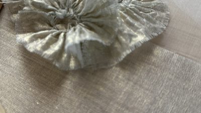 Fleurs en tissu atelier création de bijoux textiles