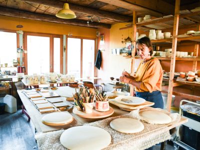 Atelier de céramiste pendant la formation céramique à Chambéry