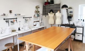 Atelier de la formation couture en Normandie : vêtement flou et mode