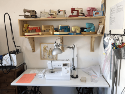 Formation de couture, vêtement flou et métiers de la mode avec un couturier à Toulouse