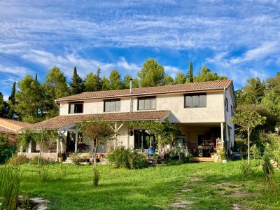 Atelier de la formation céramique, poterie avec une céramiste dans le Gard