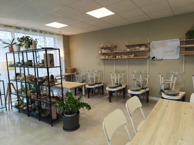 Atelier Potikaa de céramiste où se dispense une formation tournage céramique et poterie vers Nantes