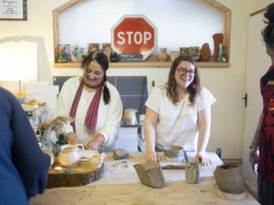 Atelier stagiaire cours du soir Tournage en Céramique en Normandie - Formation