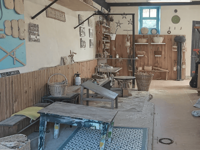 Atelier de vannier pendant la formation en Haute Marne