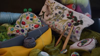 Broderies sur objets au cours des stages ou des ateliers vers Tarbes