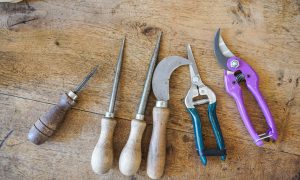 Outils formation vannerie d'osier proche d'Aix-en-Provence à Cadenet