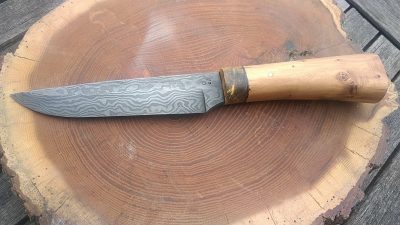 Couteau au cours du stage de forge et coutellerie avec un forgeron coutelier vers Rouen en Normandie