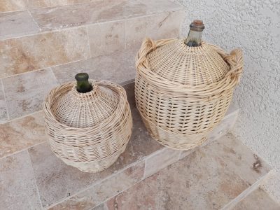 Dame Jeanne pendant la formation vannier à Mercurey