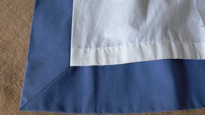 Détail de doublure de rideau pendant le stage en couture d'ameublement