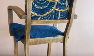 Fauteuil en cours de restauration pendant la formation tapissier d'ameublement à Bordeaux